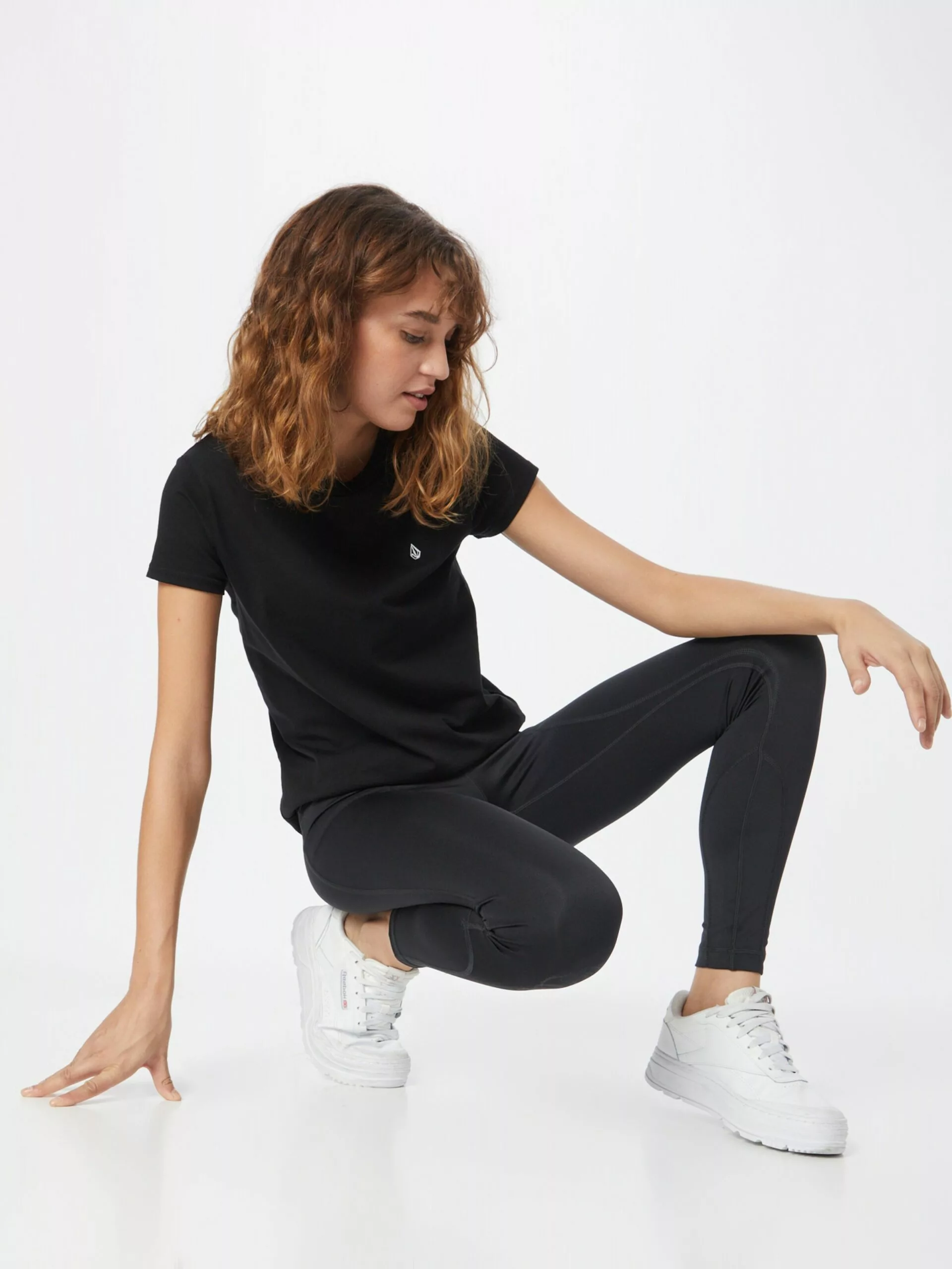 Volcom T-shirts T-shirt STONE BLANKS Femme Noir 7 Volcom T-shirts T-shirt STONE BLANKS Femme Noir – Image 5