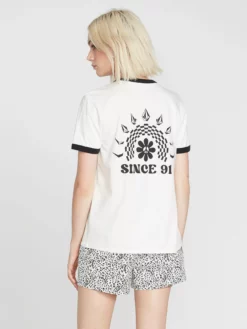 Volcom T-shirts T-shirt Femme Blanc -Magasin d'usine Volcom 7e045593e092ae5bb6b2cc5cd93ac8d9 scaled