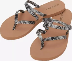 Devant -Magasin d'usine Volcom 7e8d04ac89b2bf72856be2c519e9d9eb