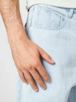 Volcom Loose Fit Loosefit Jean Homme Bleu Clair -Magasin d'usine Volcom a0b956fcbb5213f8dfded9372f7350c1 scaled