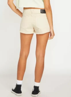 Volcom Shorts En Jean Coupe Slim Jean Femme Sable -Magasin d'usine Volcom a2ce92db3727d584ce9ae3d0df642d15 scaled