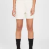 Volcom Shorts Regular Pantalon Femme Crème -Magasin d'usine Volcom f1167f3d4a1bb5a154328fc9ec6e48b6 1 scaled