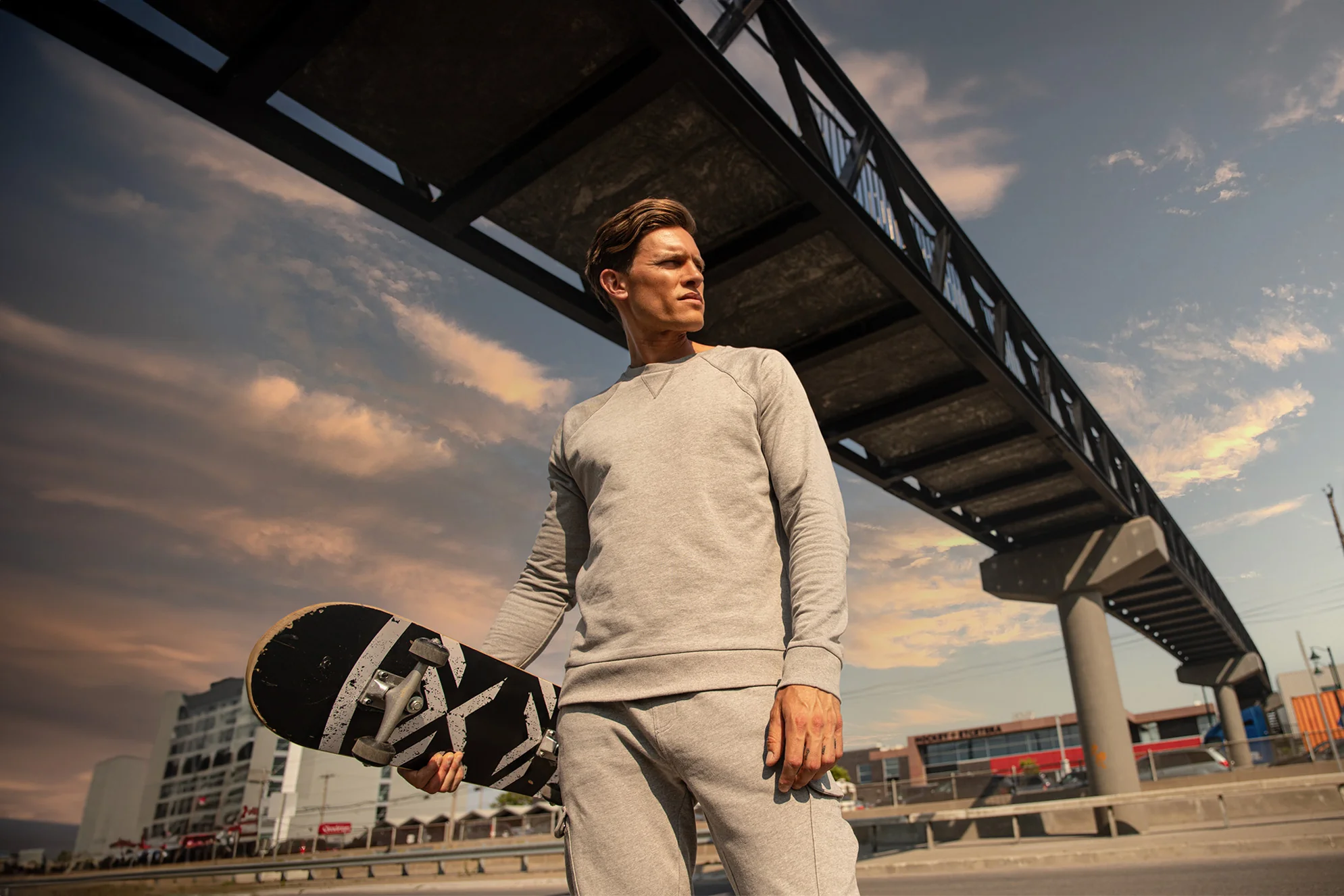 Devant -Magasin d'usine Volcom industry clothing banner 2